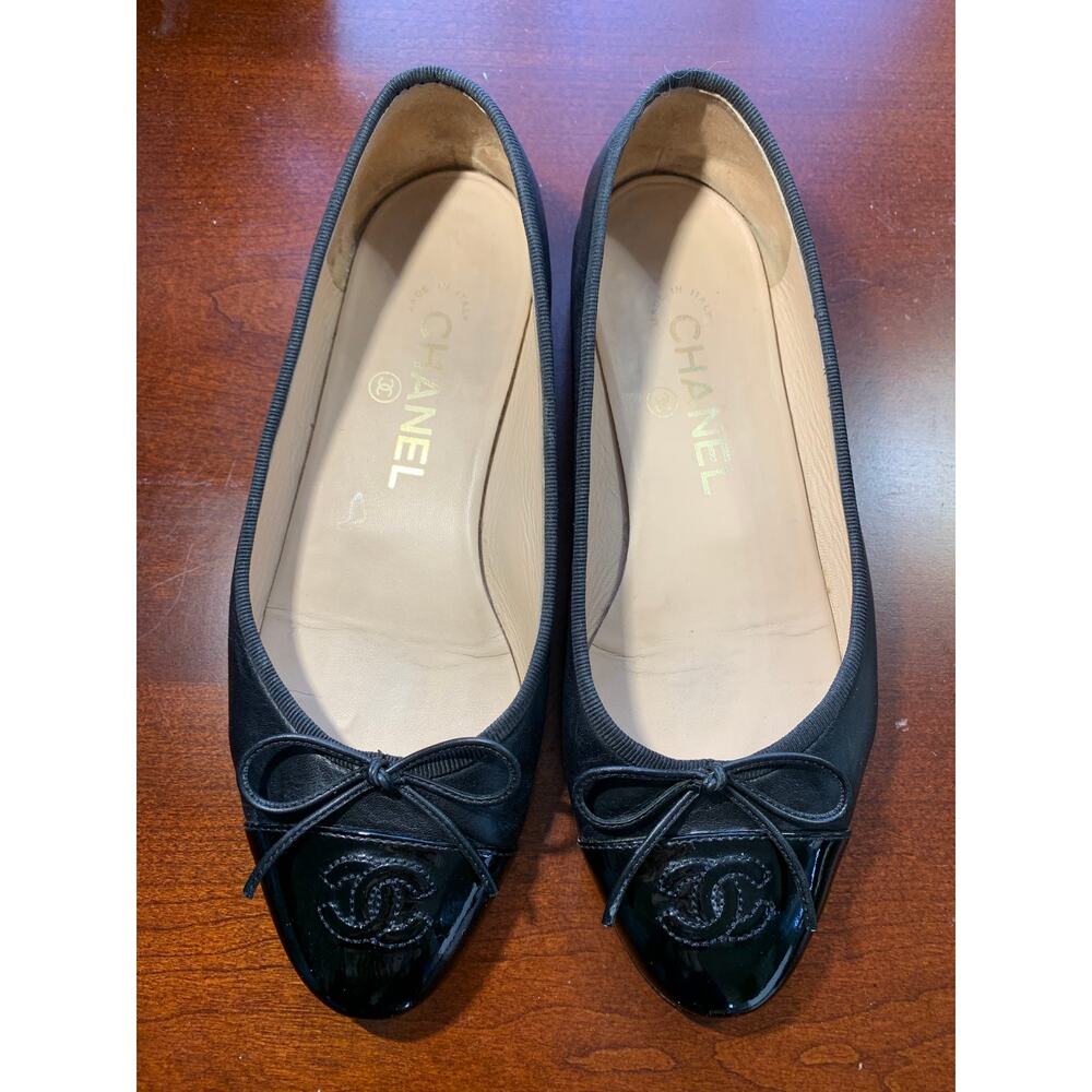 Authentic Chanel Lambskin Leather Ballet Flats 36.5 Black CC Bow Patent Cap Toe - Picture 12 of 15